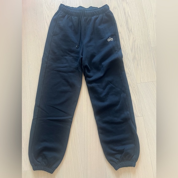ALO Yoga Pants - ALO accolade sweat pants size xs women